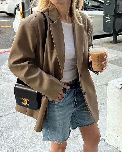 The Frankie Shop (@thefrankieshop) • Instagram photos and videos The Frankie Shop, Frankie Shop, Boyfriend Blazer, Back In Stock, Fit Inspo, Fitness Inspo, Fashion Outfits, Blazer, Instagram Photos