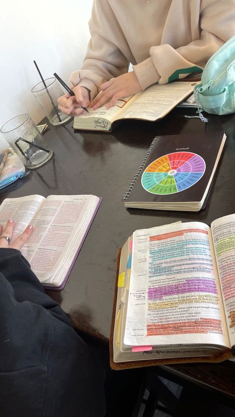 #bible #biblestudy #friends #jesus Bible Study With Friends, Christian Friendship, Sunday Kind Of Love, Journal Inspiration Writing, Inspire Bible Journaling, Christian Bible Study, Bible Notes, Faith In Love, Jesus Is Life