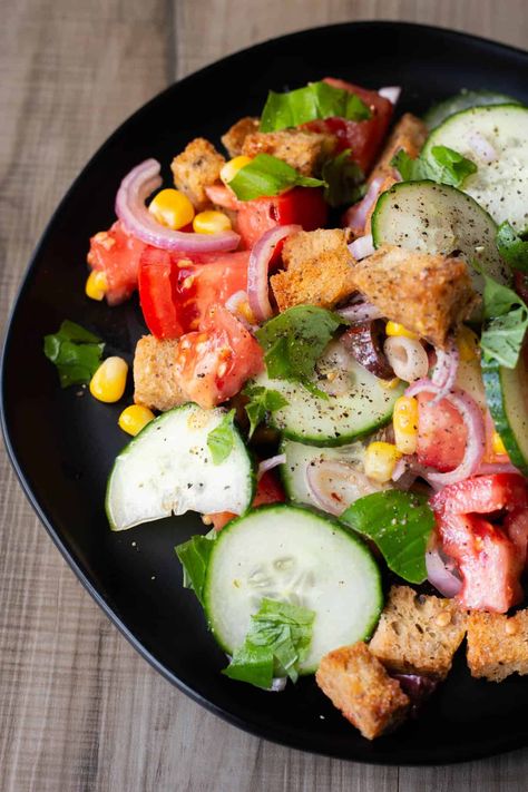 Easy Summer Panzanella Salad Panzanella, Ree Drummond Panzanella Salad, Grilled Panzanella Salad, Vegan Panzanella Salad, Panzanella Salad Traditional, Italian Diet, Panzanella Salad, Oat Smoothie, Bread Salad