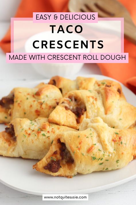 🌮🥐 Quick and easy dinner idea! These Taco Crescent Rolls combine the deliciousness of tacos with the convenience of crescent rolls. Perfect for busy weeknights and sure to be a hit with the whole family. 🌟 Vegetarian and vegan options included! Taco Bites Crescent Rolls, Taco Crescent Roll Recipes, Taco Crescent Rolls, Taco Pockets, Taco Bites, Crescent Dough, Crescent Roll Dough, Delicious Appetizer Recipes, Crescent Roll Recipes