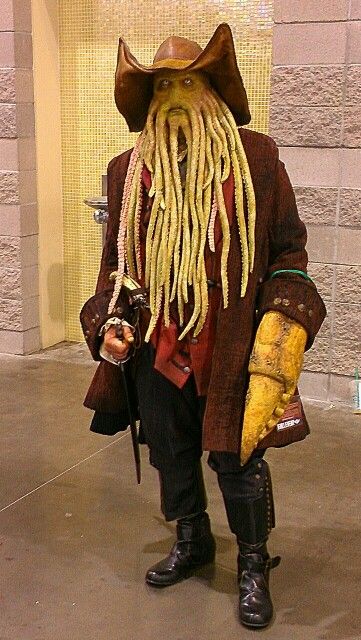 . Male Cosplayers, Davy Jones Costume, Davy Jones Pirates, Davey Jones, Movie Cosplay, Comic Con Costumes, Pirate Halloween, Unique Halloween Costumes, Epic Cosplay