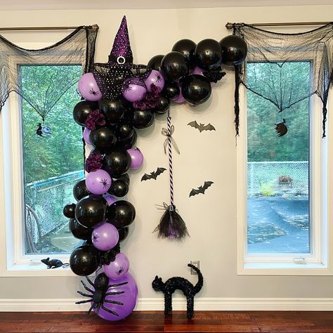 Balloon Garland Tutorial, Halloween Bridal Showers, Sweets Party, Monster High Birthday Party, Garland Tutorial, Beautiful Halloween, Birthday Balloon Decorations, Balloon Diy, Balloon Decorations Party