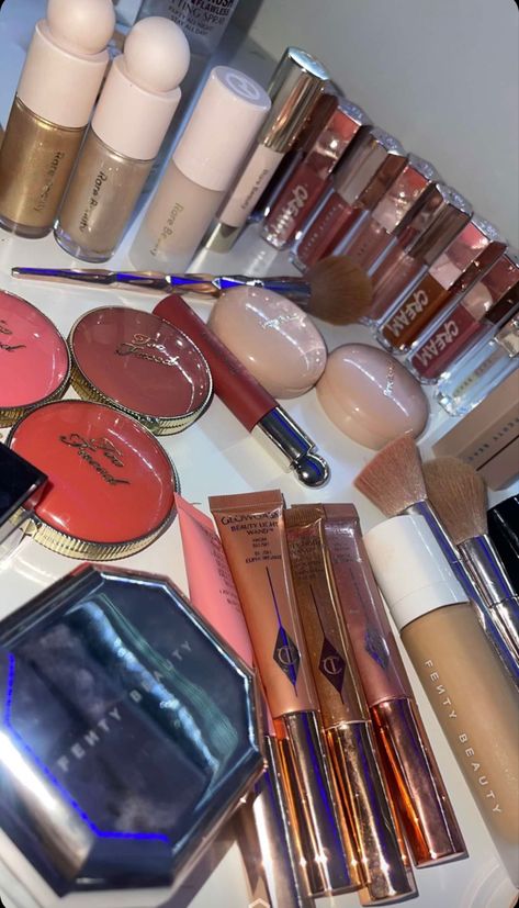 Makeup Snap, Makeup Collection Goals, Expensive Makeup, Eyeshadow Products, Casual Makeup, Work Makeup, Birthday Makeup, Makeup Is Life, Gloss À Lèvres