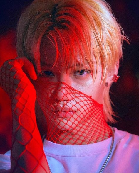 Red Icons:), Celebrity Look Alike, Red Wallpaper, Felix Stray Kids, Fan Fiction, Red Aesthetic, Lee Know, Instagram Update, Pop Group