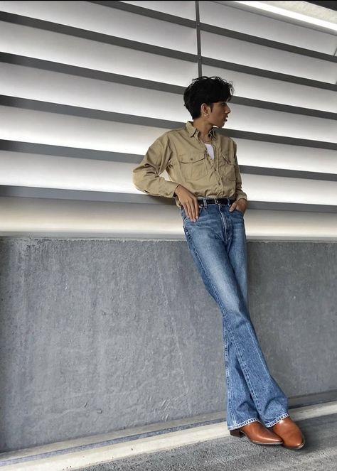 Cuban Boots, Cuban Heel Boots Men Outfit, Mens Bootcut Jeans Outfits, Bootcut Jeans Outfit Men, Levis Jeans Outfit Men, Brown Boots Outfit Men, Clothes Words, Jeans Blazer Outfit, 70s Fashion Men