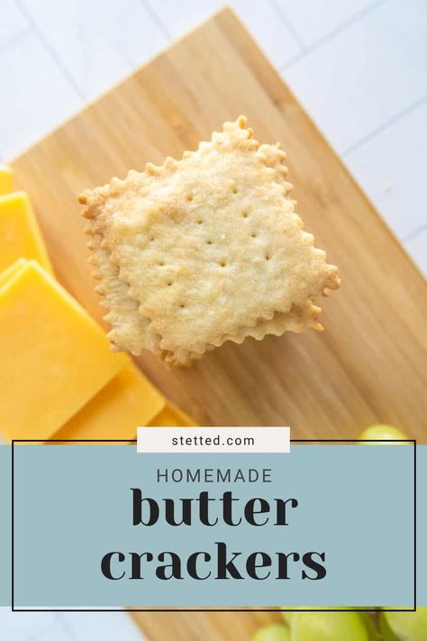 Butter Crackers Recipe, Home Made Crackers Recipes, Cracker Recipes Homemade, Homemade Butter Crackers, Home Made Crackers, Homemade Ritz Crackers, Soup Crackers, Crackers Homemade, Veggie Crackers