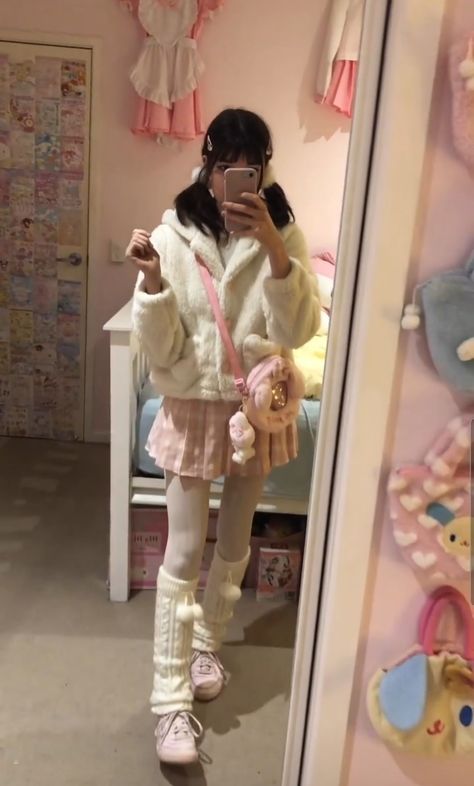 Pink Outfits Cutecore, Kawaii Style Outfits Pink, Animecore Outfit Aesthetic, Kawaii Outfits For Winter, Kawaii Core Outfit Pink, Harajuku Outfits Kawaii, Cute Core Outfit Pink, Pink Harajuku Fashion, Kawaii Winter Clothes