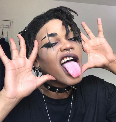 Edward 💀 on Instagram: “Makeup Inspo @xowiejones • • • • • #aesthetic #TikTok #grunge #animeboy #explorepage #grungeaesthetic #vampboy #makeup #vampireaesthetic…” Eboy Makeup, Tiktok Grunge, People Reference, Models To Draw, Male Makeup, Aesthetic Tiktok, Male Cosplay, Goth Makeup, Crazy Makeup