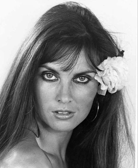 Caroline Munro, Hammer Horror, The Merchant Of Venice, Black And White Photography, 1970s, Actresses, Google Search, Black And White, Photography