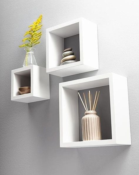 Floating shelves stand Vanity Makeup Rooms, Display Shelf Design, Cube Wall Shelf, Corner Shelf Ideas, Small Space Interior Design, Wall Niche, Wall Shelf Decor, Wall Shelves Design, Cube Shelves