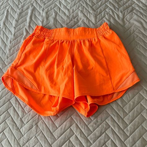 Lululemon Hotty Hot Shorts Lr 4” Nwot Highlighter Orange Lululemon Shorts Orange, Orange Workout Shorts, Orange Lululemon Shorts, Preppy Bottoms, Lulu Wishlist, Highschool Fits, Lululemon Clothes, Neon Clothes, Preppy Orange