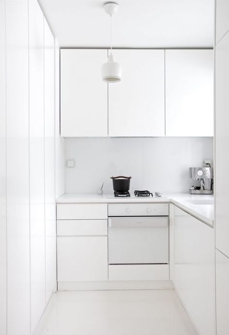 Minimalist Kitchen Cabinets, Small White Kitchens, Minimalist Dekor, Tiny Kitchen Design, Model Dapur, Interior Dapur, Minimal Kitchen, Minimalist Kitchen Design, Decor Ikea