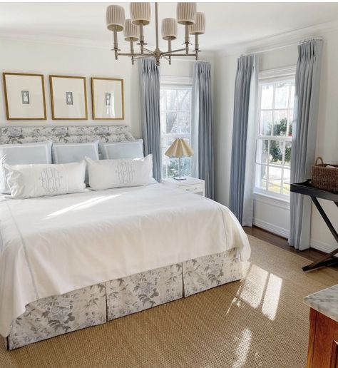 Coastal Grandmother Guest Bedroom, New England Aesthetic Interior Bedroom, White Bedding Ideas Pop Of Color Blue, Bedroom Wall Decor Across From Bed, Grandmillennial Bedroom Green, Blue Walls Master Room, Primary Bedroom Traditional, Grand Mellinium Bedroom, Grand Millennial Guest Room