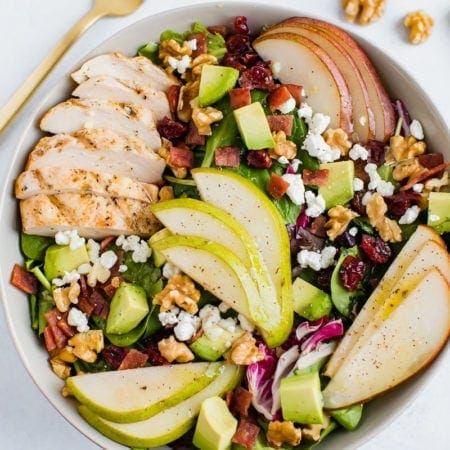 Cooking Turkey Bacon, Salad With Walnuts, Pear Salad Recipes, Pork Bacon, Grilled Tofu, Chicken Eating, Pear Salad, Cooking Bacon, Pear Recipes