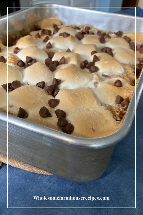 Recipes With Big Marshmallows, Smores Casserole Recipes, S’more Casserole, Smore Casserole, S’mores Casserole, S’mores Bake, S’mores Casserole Recipe, Large Marshmallow Recipes, Smores Cobbler