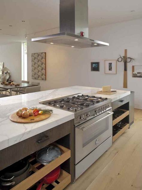 Kitchen Island Vent, Kitchen Island With Cooktop, Island With Stove, Kitchen Island With Stove, Functional Kitchen Island, Island Cooktop, Kitchen Island Bench, Outdoor Kitchen Appliances, Kitchen Island Design