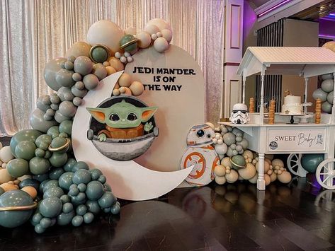 Star Wars Baby Shower Decorations, Minimalist Birthday Decor, Star Wars Balloons, Star Wars Theme Birthday, Star Wars Themed Birthday Party, Star Wars Baby Shower, Minimalist Birthday, Baby Shower Theme Decorations, Star Wars Birthday Party