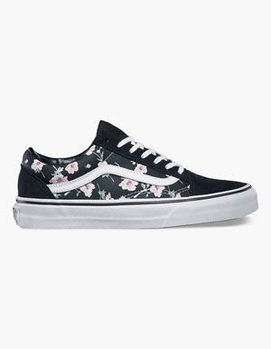 VANS Vintage Floral Old Skool Womens Shoes Multi Vans Shoes Old Skool, Shoes With Flowers, Cute Converse Shoes, Vans Vintage, Floral Print Shoes, Cute Vans, Cute Converse, Tenis Vans, Cap Toe Shoes