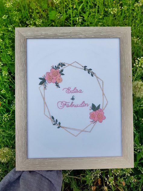 Couple Name Embroidery, Embroidery Love Couple, Embroidery Couple, Couple Embroidery, Couple Name, Diy Embroidery Designs, Name Embroidery, Framed Embroidery, Hand Embroidery Projects