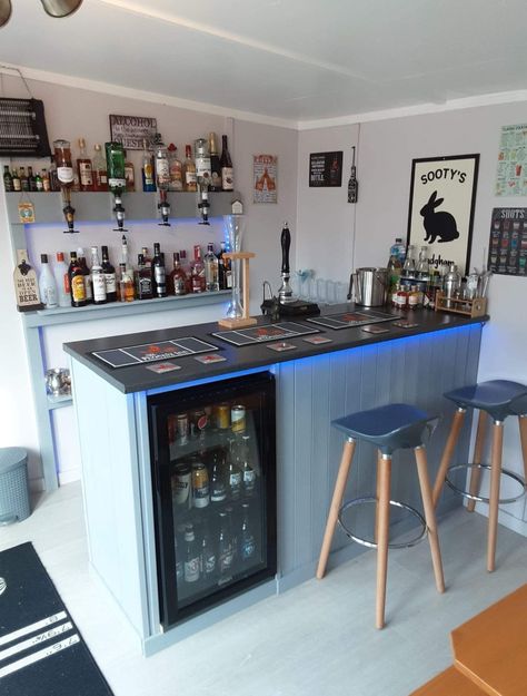 Summerhouse Interiors Ideas Bar, Indoor Bar Ideas Houses, Small Garage Bar Ideas, Garage Bar Ideas Man Caves, Summerhouse Bar Ideas, Ideas De Mini Bar, Bar For Man Cave, Bar Lounge Room, Garden Pub