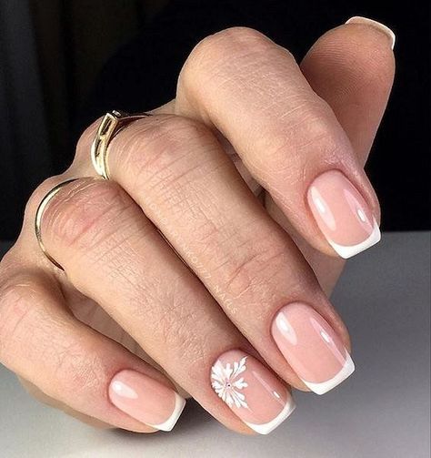 Short French Winter Nails 2023-2024 21 Ideas - Women-Lifestyle.com French Winter Nails, Black And White Nail, Black And White Nail Art, Nail 2024, Short French, Manicure Nail Designs, Subtle Nails, Christmas Gel Nails, White Nail Art