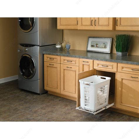 Wicker laundry hamper