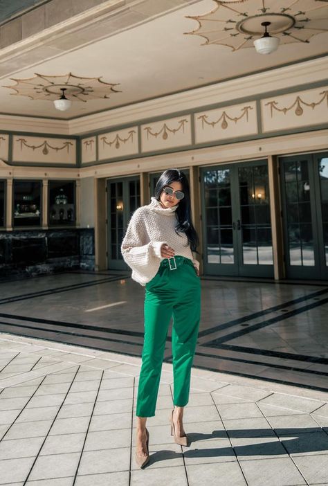 FALL READY Emerald Trousers Outfit, Emerald Green Pants Outfit Winter, Emerald Green Trousers Outfit, Green Trousers Outfit Winter, Green Trousers Outfit, Green Outfits For Women, Fashion Over The Decades, Sheryl Luke, Walk In Wonderland