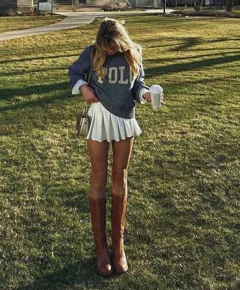 Rainy Tailgate Outfit, Fits With Skirts, Tailgate Outfits, Tailgate Outfit, Gameday Outfit, Fall Photos, Chic Woman, White Tank Top, White Tank