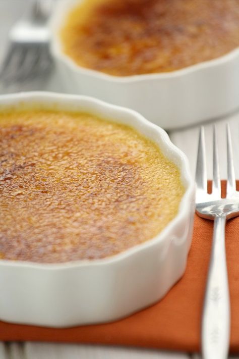 Pumpkin-Bourbon Creme Brulee Bourbon Creme Brulee, Bourbon Creme, Pumpkin Creme Brulee, Creme Brulee Recipe, Sugar Recipes, No Gluten, Baked Apple Pie, Gluten Free Sweets, Sweetest Thing