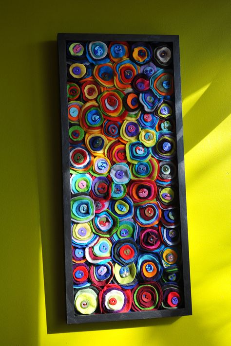 Room 9's art piece emphasizes color and texture and represents the reflection of the sun shining on a river's surface.The creative students handcrafted each unique button and sewed their individual eddy circles together with embroidery thread. Finally the circles were assembled into an art piece mimicking the beauty of nature. Thank you to room 9's artists, Space to Create art studio for donating the fleece, and to all the parent volunteers who helped cut circles and work with the kids. School Auction Projects, Class Auction Projects, Art Auction Projects, Tovad Ull, Group Art Projects, Class Art Projects, Collaborative Art Projects, Auction Projects, Classroom Art Projects