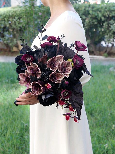 Black  Collar     Embellished   Home Decor Dark Floral Wedding Bouquets, Moody Wedding Centerpieces, Asymmetrical Bouquet, Black Bridal Bouquet, Moody Wedding Flowers, Dark Red Wedding, Bouquets For Wedding, Moody Halloween, Unique Wedding Bouquet