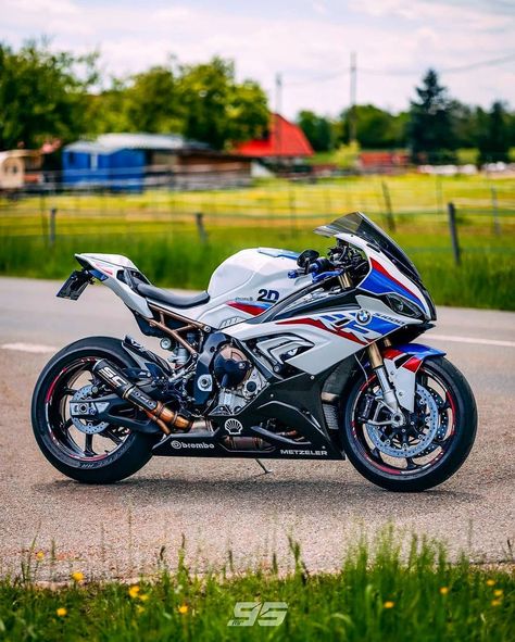 Bmw Motorcycle S1000rr, Supermoto Wheels, Hover Bike, Bmw Motorbikes, Duke Bike, Best Motorbike, Bike Bmw, Image Moto, Futuristic Motorcycle