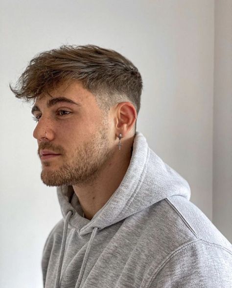 Men Fade Haircut Short, Young Men Haircuts, Mens Haircuts Straight Hair, Mens Haircuts Short Hair, Men's Facial Hair, Mens Facial Hair Styles, Men's Short Hair, Mens Hairstyles Thick Hair, Wavy Hair Men