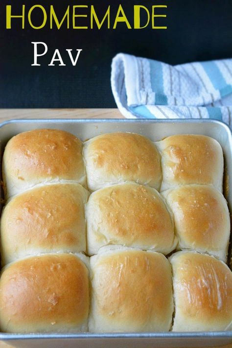 Homemade Ladi Pav and Buns - RuchisKitchen Indian Palace, Resepi Roti, Indian Breads, Pav Recipe, Yummy Bread, Homemade Buns, Goan Recipes, Eggless Recipes, Breakfast Recipes Indian