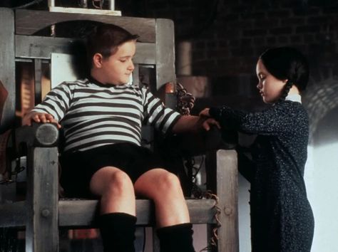 The Addams Family 30th Anniversary: Costume Legacy - The Art of Costume Addams Family 1991, Raul Julia, Pugsley Addams, Addams Familie, Charles Addams, Addams Family Costumes, Lace Costume, Anjelica Huston, The Addams Family