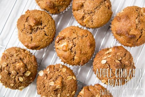 Raisin Bran Muffin Recipe, Apple Bran Muffins, Oat Bran Muffins, Bran Muffin Recipes, Moist Muffins, Bran Muffins, Apple Muffins, Muffin Bread, Crumble Topping