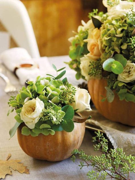 20 Last-Minute Ideas For Decorating Your Home With Pumpkins Pumpkin Inspiration, Pumpkin Floral Arrangements, Pumpkin Arrangements, Fall Flower Arrangements, Home Floral Arrangements, Pumpkin Flower, Fall Arrangements, Autumn Table, Pumpkin Centerpieces