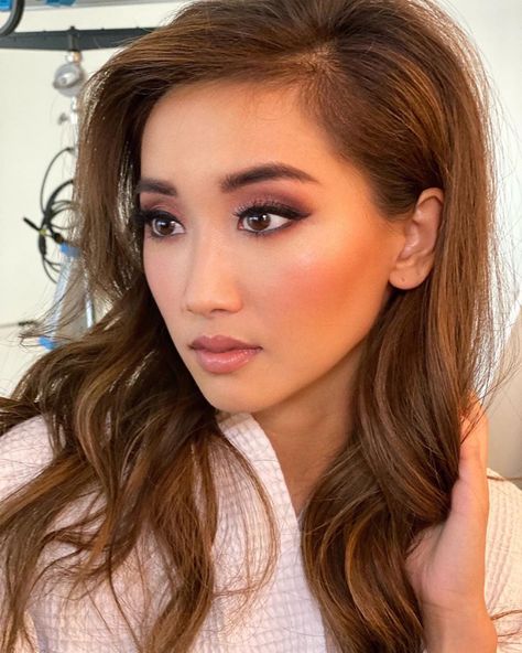 Subtle Glam Makeup, Rehearsal Dinner Makeup, Asian Makeup Before And After, Subtle Glam, Makeup Asian, Wedding Guest Makeup, Asian Bridal Makeup, Stila Cosmetics, Day Makeup Looks