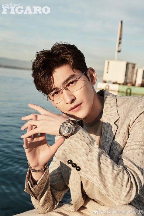 Zhang Han poses for photo shoot | China Entertainment News Hans Zhang, Zhang Han, Drama Tv Shows, Chinese Man, Cute Asian Guys, Poses For Photos, Handsome Actors, Chinese Boy, Soap Opera