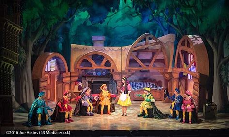 Wizard Of Oz Play, Wizard Of Oz Musical, Street Theatre, Kids Theater, Set Design Theatre, Land Of Oz, The Wonderful Wizard Of Oz, Fairytale Illustration, The Wizard Of Oz