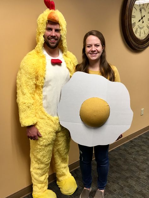 Pregnancy Halloween costume Pregnant Egg Costume, Avocado Pregnancy Costume, Couple Halloween Costumes While Pregnant, Pregnant Women Costumes For Halloween, Funny Pregnant Costumes, Pregnancy Reveal Halloween Costumes, Halloween Ideas For Pregnant Women, Costumes For Pregnant Couples, Easy Pregnant Halloween Costumes