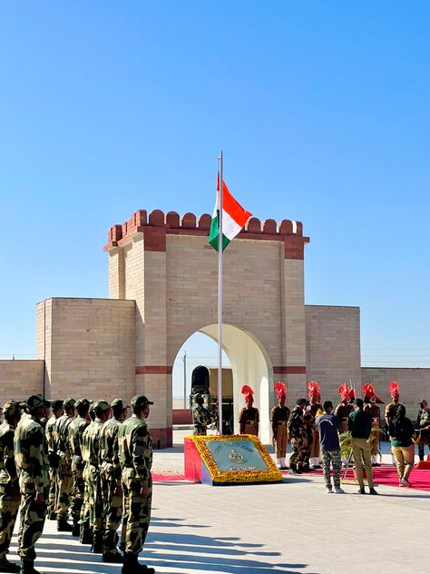 Jay hind Jay Hind, Photo Poses For Couples, Couple Posing, Photo Poses, Opera House, Sydney Opera House, Jay, Street View, India