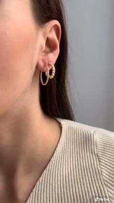 36 Styling Inspo ideas in 2022 | style, gold jewelry, online jewelry store Earring Picture Ideas, Earing Photography Ideas, Earring Photography Ideas, Earrings Photography Ideas, Jewel Video, Piercing Photography, Earring Photography, Earrings Photography, Jewellery Video