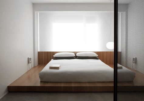 Hôtel Americano Korean Bedroom, Japanese Bedroom, Attic Bedroom Designs, Bedroom Bed Design, Hotel Interiors, Design Hotel, Design Del Prodotto, Calabria, Hotels Design