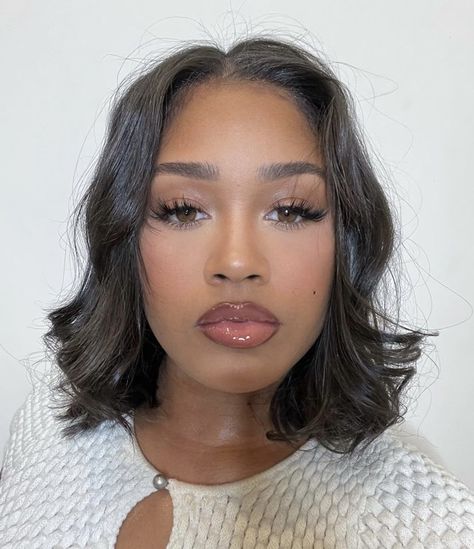 Prom Makeup Light Skin, Subtle Make Up Looks, Makeup Looks For Picture Day, Light Makeup Natural Simple, Simple Makeup Looks For Work, Anisa Core, Low Contrast Makeup, Hoco Makeup Looks Natural, Natural Look Makeup