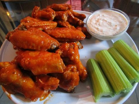 Hot Buffalo Wings, Dressing From Scratch, Ranch Wings, Chicken Wingettes, Buffalo Hot Wings, Hot Wing Sauces, Savory Appetizer, Hot Wings, Buffalo Wings