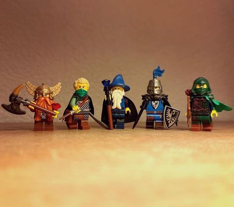 Lego Medieval Minifigures, Lego Fantasy Minifigures, Minifigure Photography, Lego Figbarf, Lego Dnd, Lego Steampunk, Black Falcon, Lego Designs, Lego Medieval