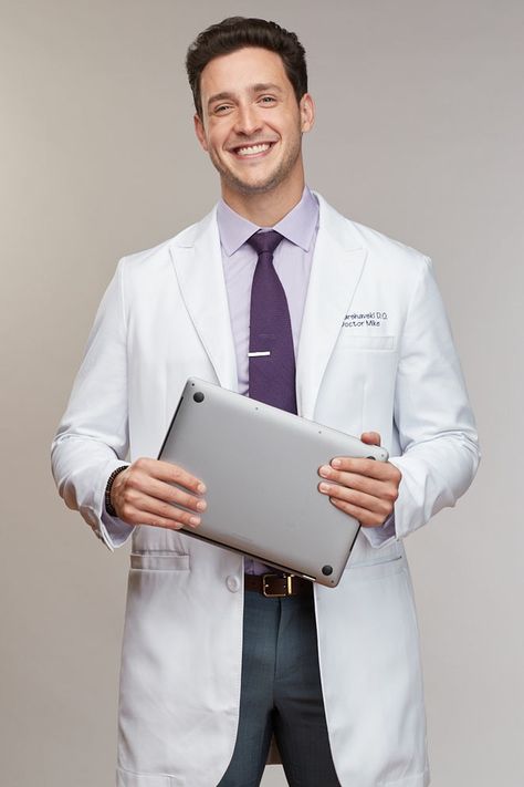 Dr Mike Varshavski, Mike Varshavski, Foto Doctor, Female Doctors, Doctor Images, Dermatologist Doctor, Doctor Dress, Medical Photography, What To Wear To Work