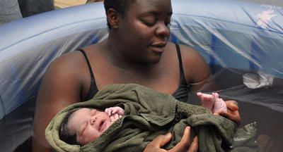 What is water birth like? Birth Pool, Water Birth, Neonatal Intensive Care Unit, Hospital Birth, Childbirth Education, Birth Center, Natural Pregnancy, Birth Labor, Natural Parenting