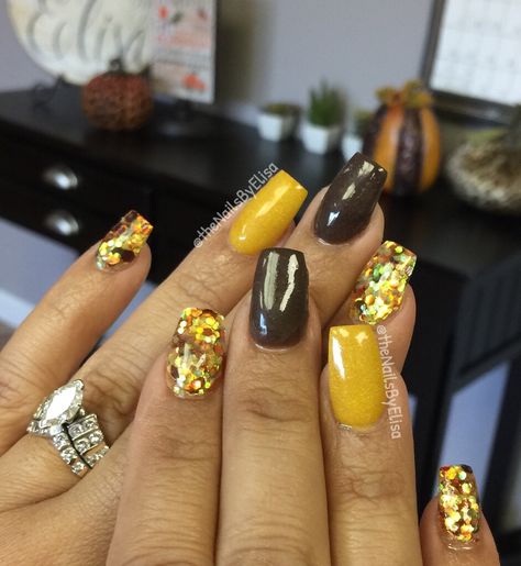 Dark brown & mustard acrylic colors ✨#thenailsbyelisa #nails #mustardyellownails Brown And Mustard Nails, Brown And Yellow Nails Design, Brown And Yellow Nails, Mustard Color Nails, Yellow And Brown Nails, Mustard Yellow Nails Designs, Yellow Fall Nails, Pink French Nails, Dark Red Nails